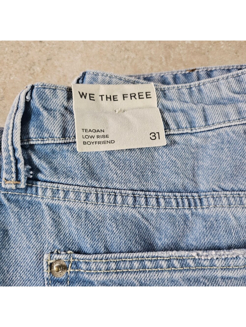 We The Free Teagan Low Rise Boyfriend Jeans Size 31 Light Blue Denim